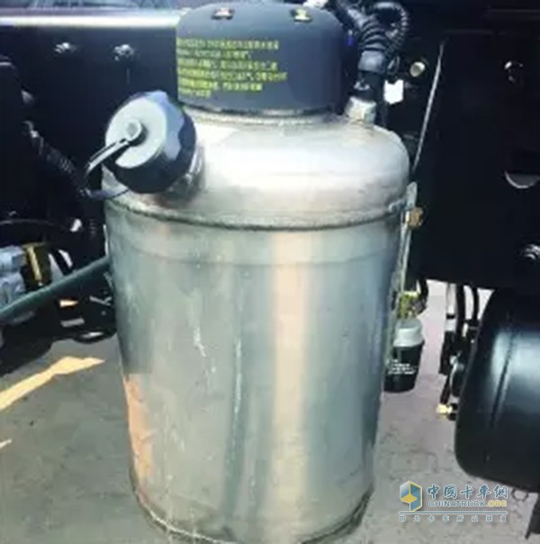 　電控大泵不挑油，一缸一泵好維修，大泵油嘴成本低，氣驅無泵更皮實。